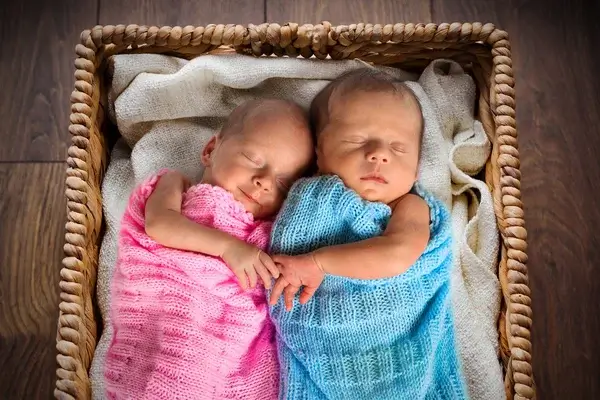 Should Twins Sleep in The Same Room